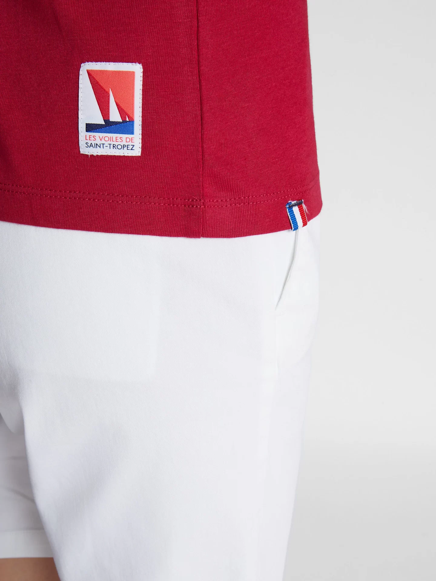 vst43_lvdst_collection_2022_femme_t-shirt_signature_443509_0200_det2_2800x