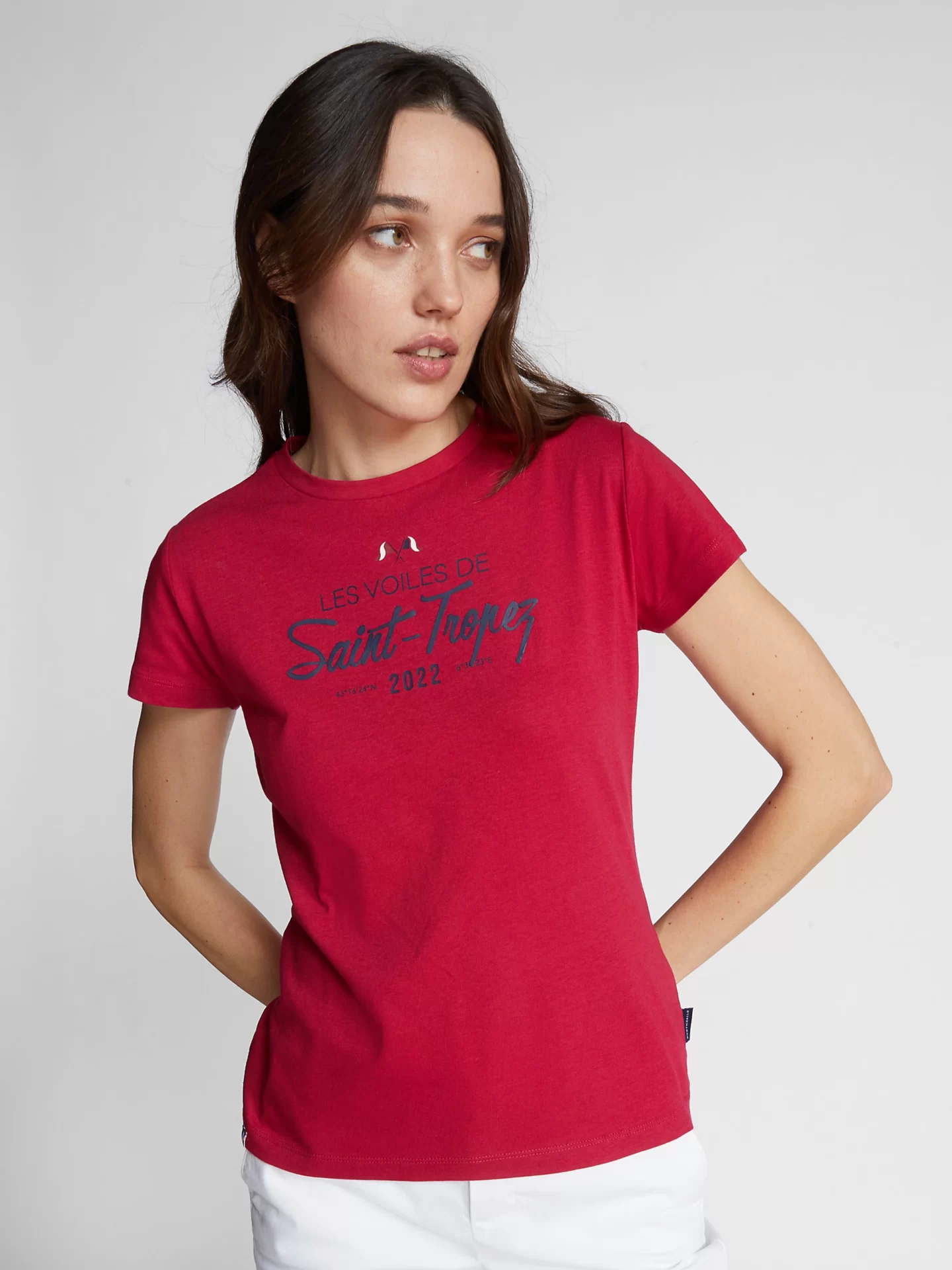 vst43_lvdst_collection_2022_femme_t-shirt_signature_443509_0200_msfront2_2800x