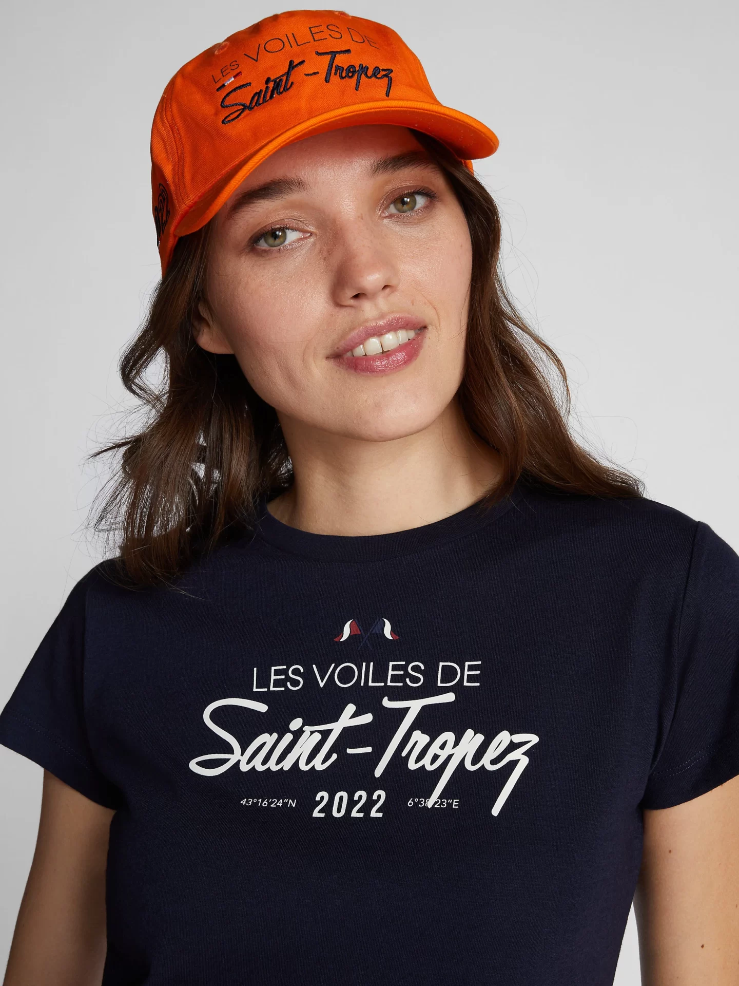 vst43_lvdst_collection_2022_femme_t-shirt_signature_443509_0802_det1_2800x