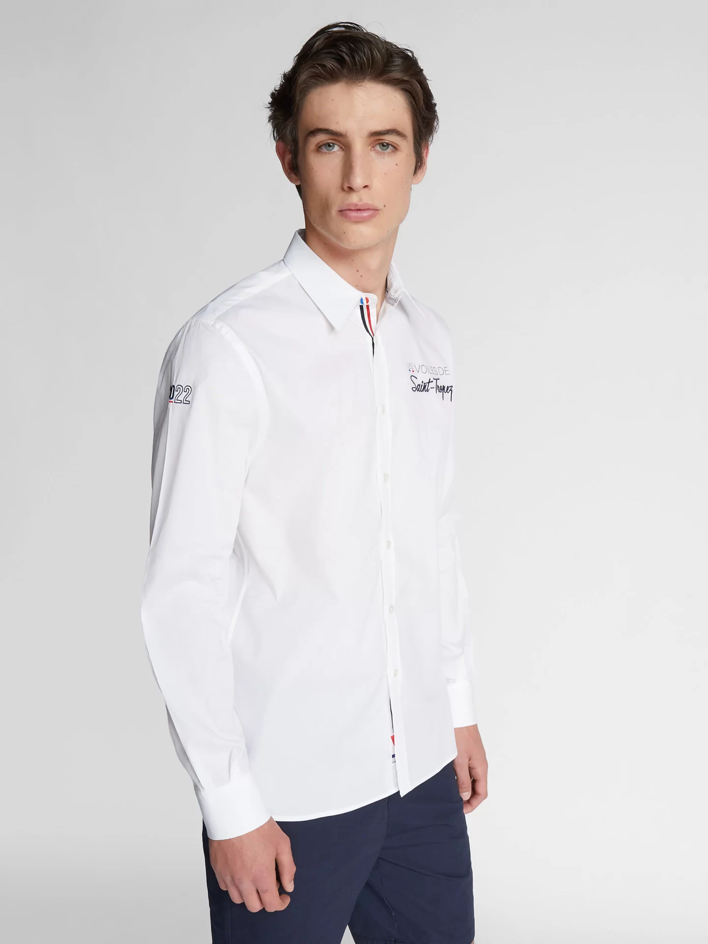 vst43_lvdst_collection_2022_homme_chemise_popeline_404534_0101_msfront2_2800x