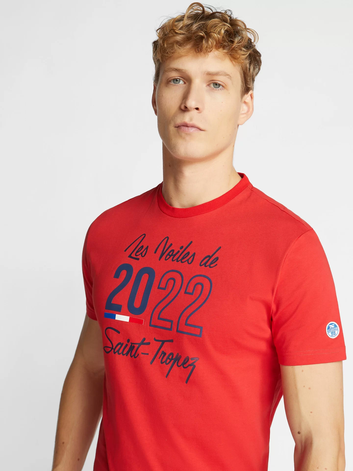 vst43_lvdst_collection_2022_homme_t-shirt_signature_403526_0230_det1_2800x
