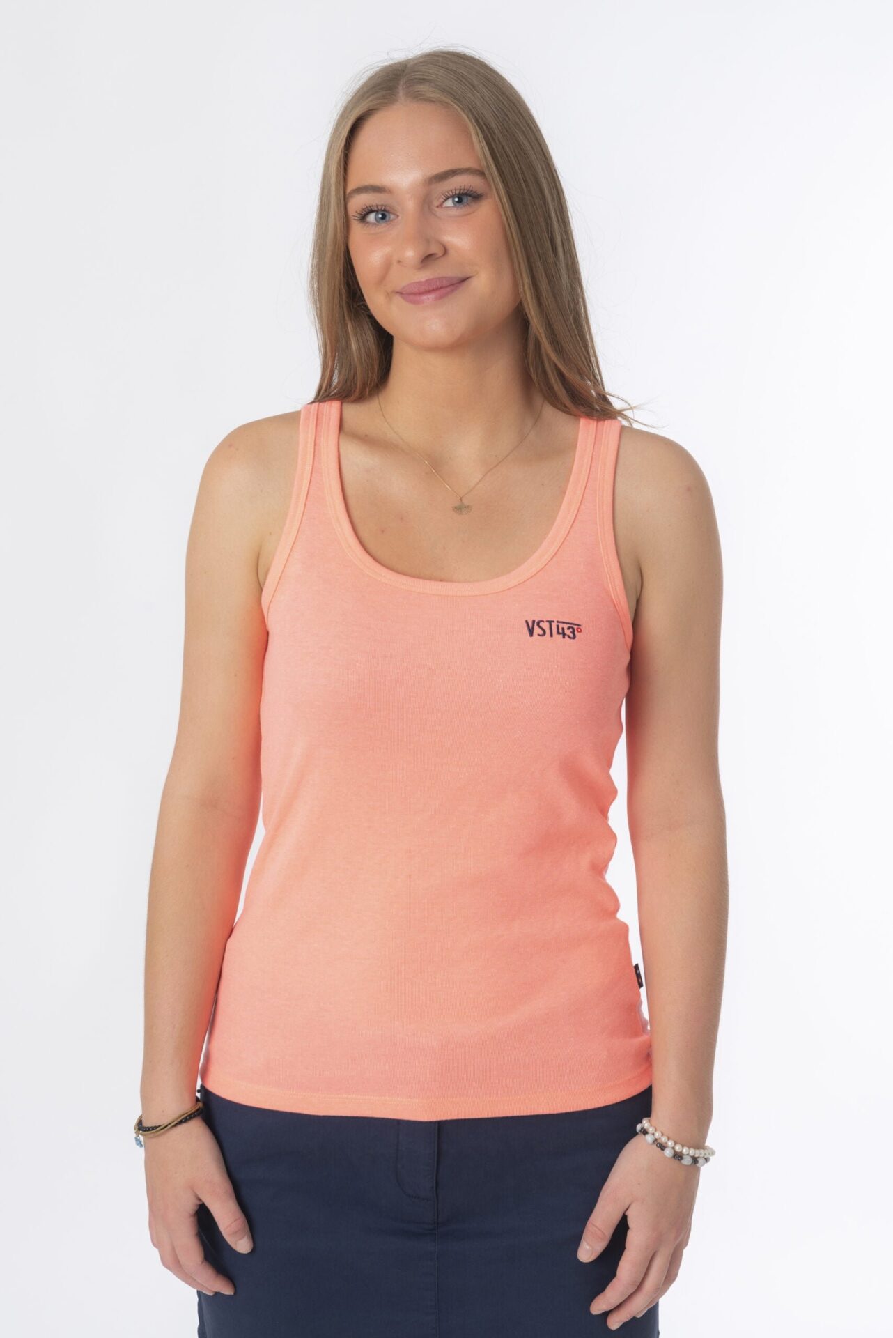 vst43_collection2022_femme_debardeur_capucin_orange_01-scaled