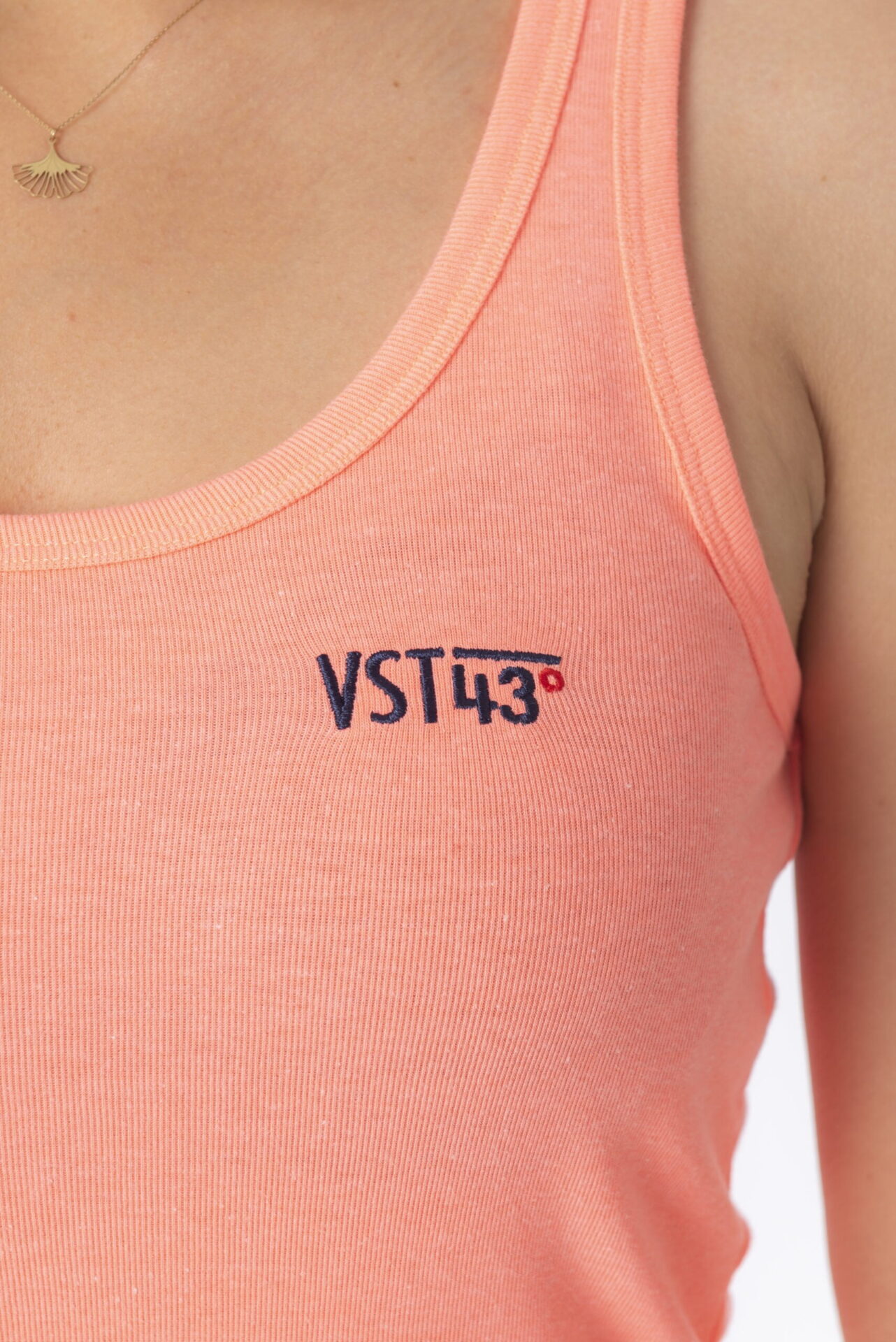 vst43_collection2022_femme_debardeur_capucin_orange_02-scaled