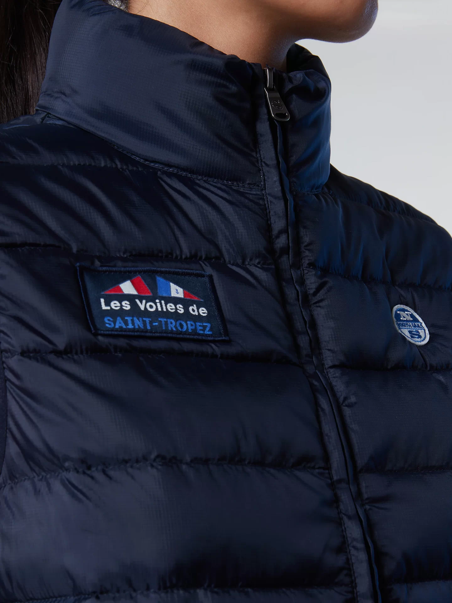 vst43_lvdst_collection_2023_femme_lvdst_vest_442026_0802_det2_9923d38b-fd02-4ada-9027-a0a927a6efa6_2800x