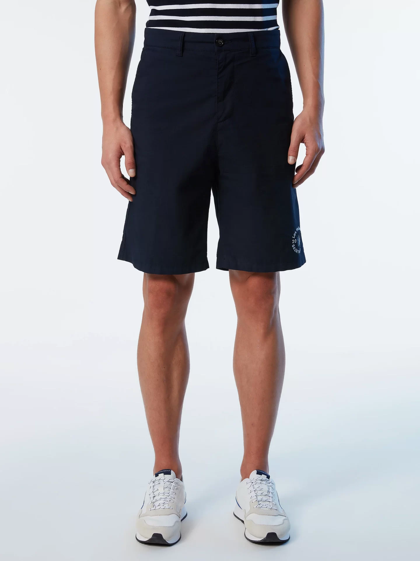 vst43_lvdst_collection_2023_homme_chino_short_405017_0802_msfront1_2800x