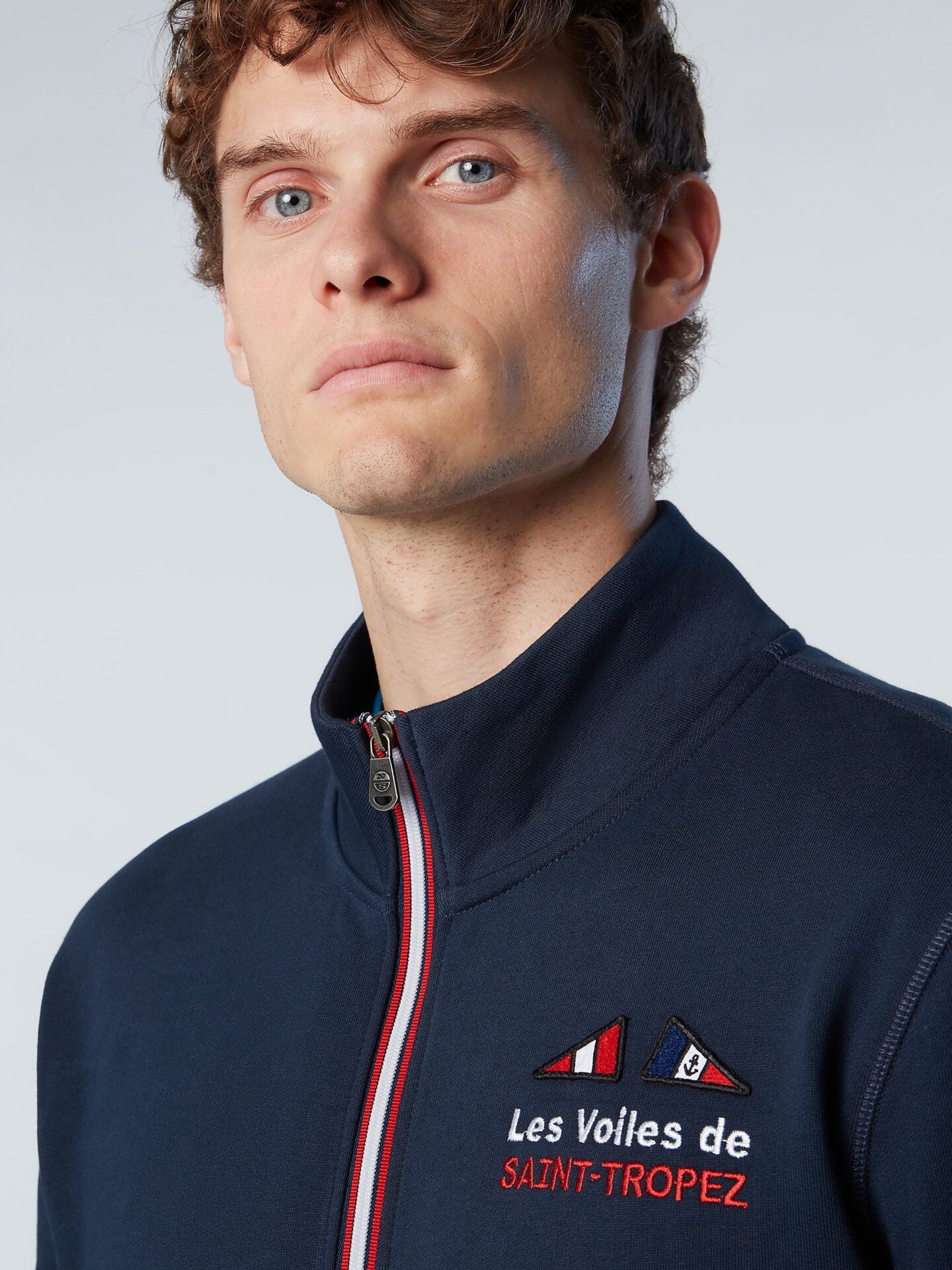 vst43_lvdst_collection_2023_homme_full_zip_403013_0802_det2_77dff1a8-c643-464b-9dc0-312933256eaf_2800x