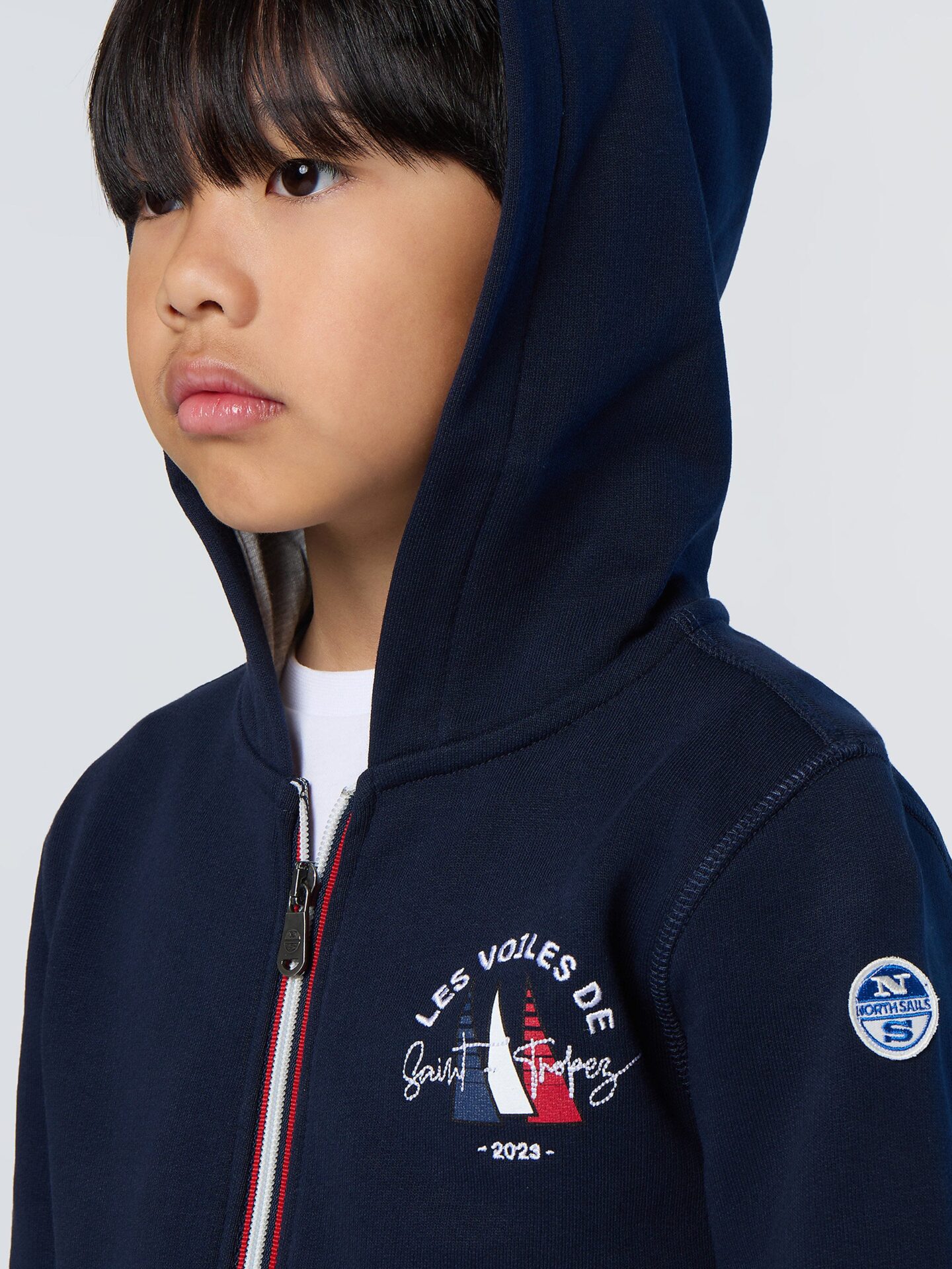 vst43_lvdst_collection_2023_enfant_hoodie_full_zip_ 432003_0802_det2_7168f71a-bb06-4115-a04e-3c6eb90748bc_2800x