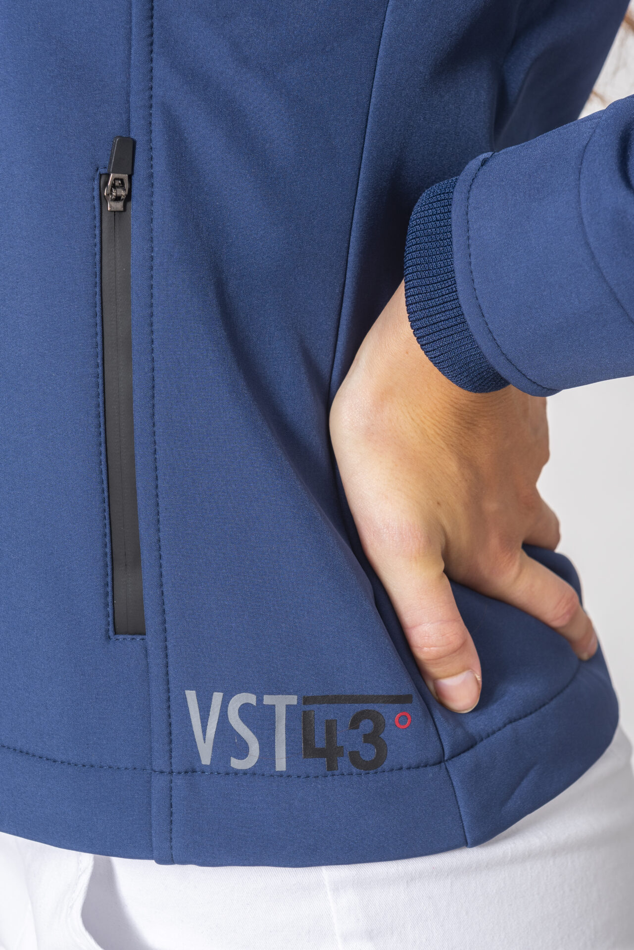 vst43_collection_2023_femme_veste_malco_navy_05