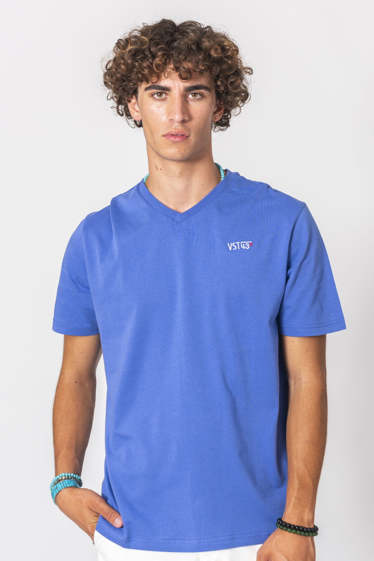 vst43_collection_2023_homme_t_shirt_africus_very_peri_01