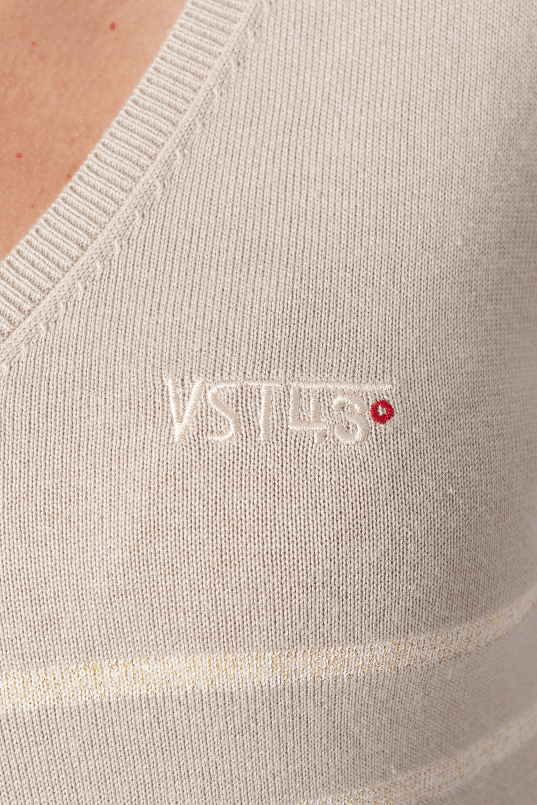 pull_lips_beige_logo