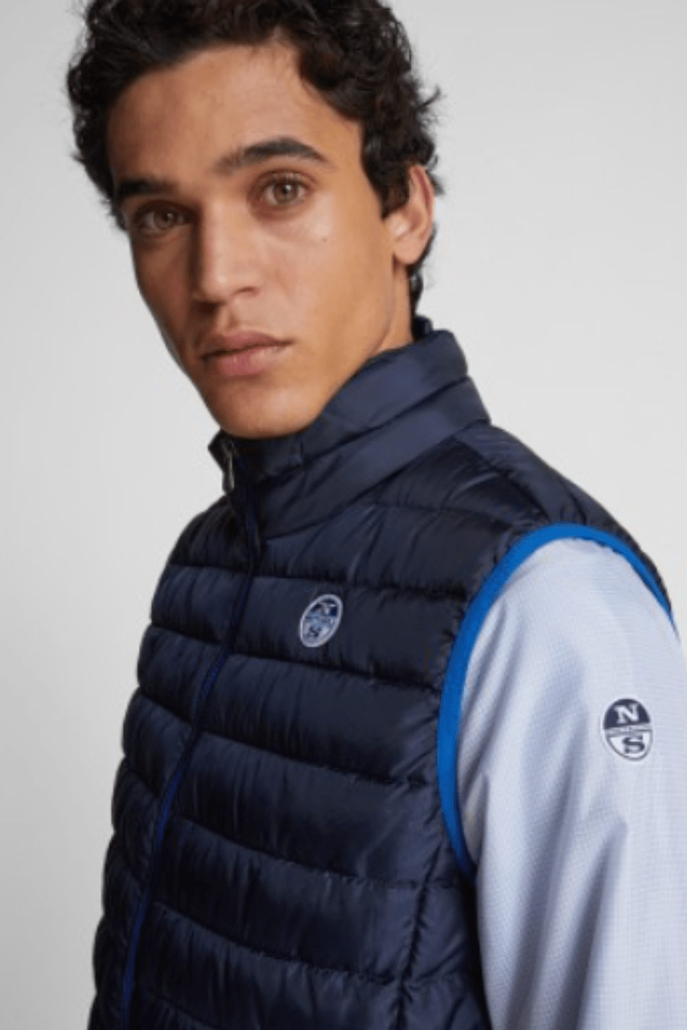 603102_crozet_vest_navy_side