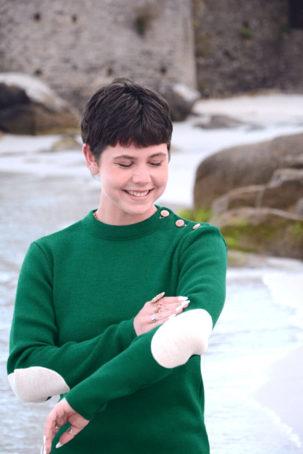 jules-woman-vert-beige-optimist-face2