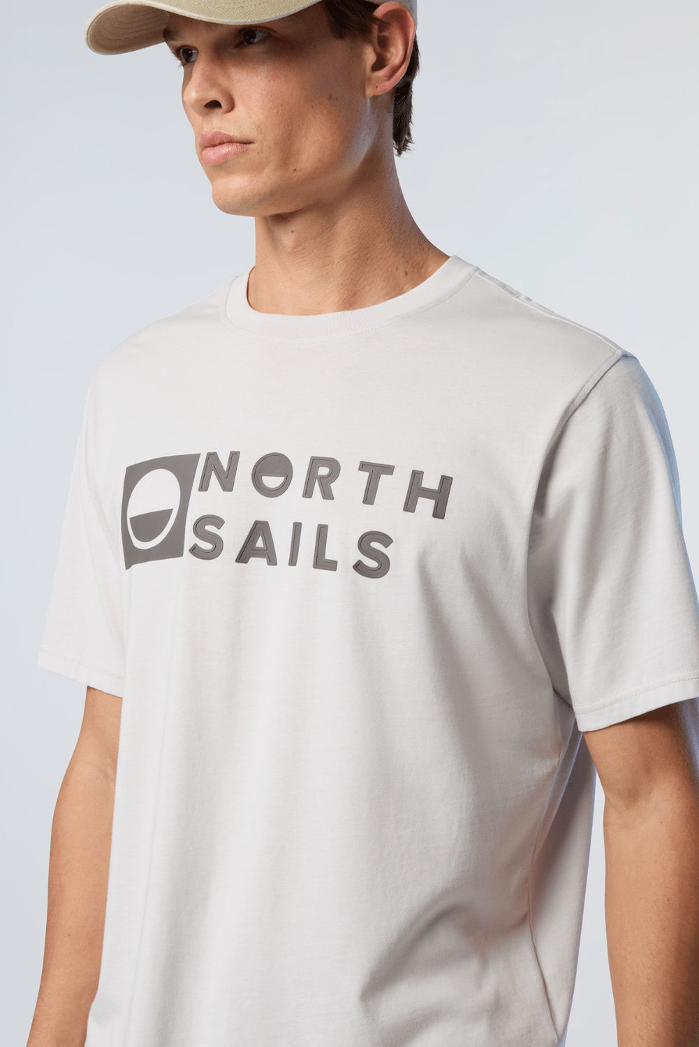 693028-0905-vaporgrey-tshirt-man-northsails-ss25-front2
