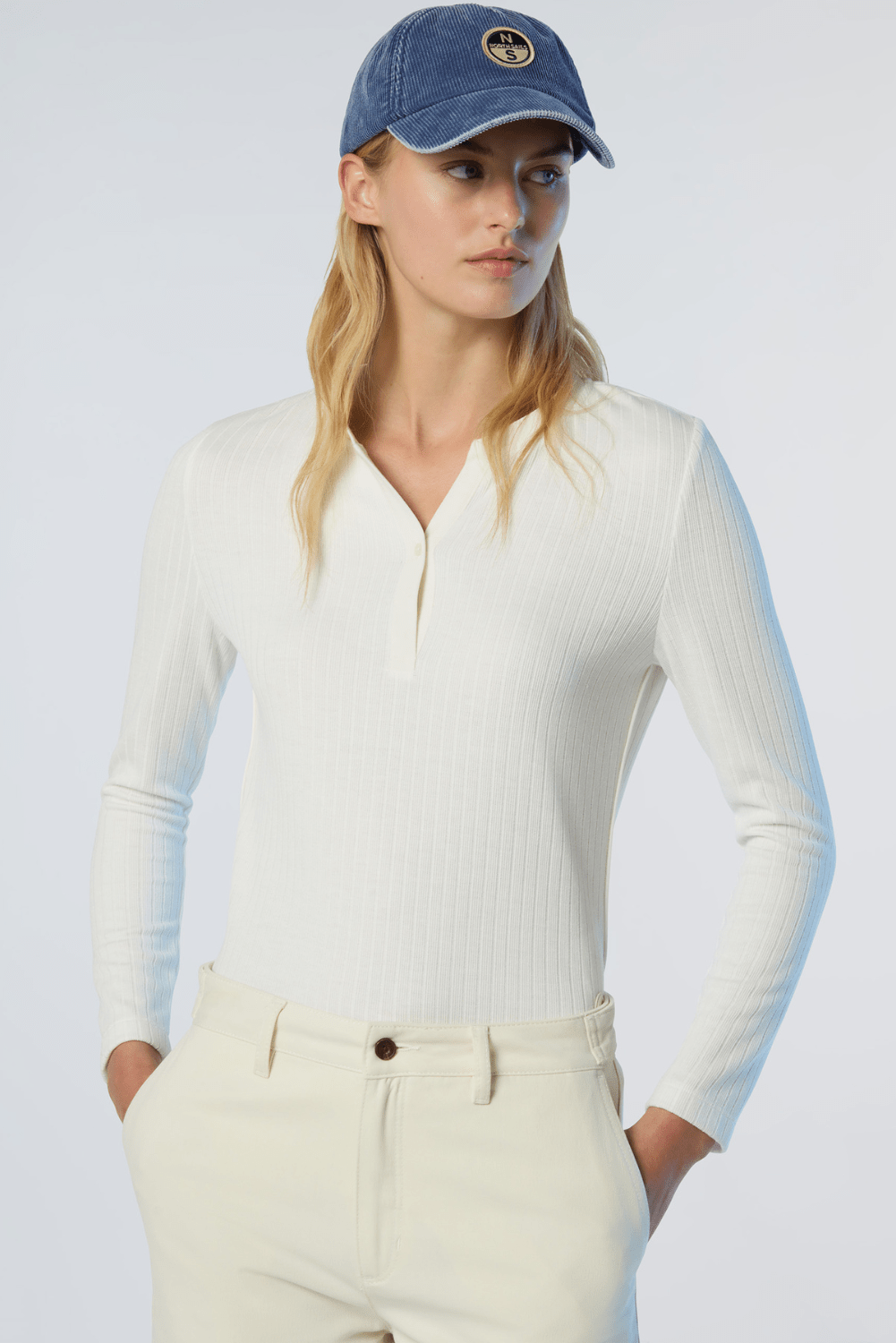 093581_northsails_woman_fw25_winterwhite_012A_face2