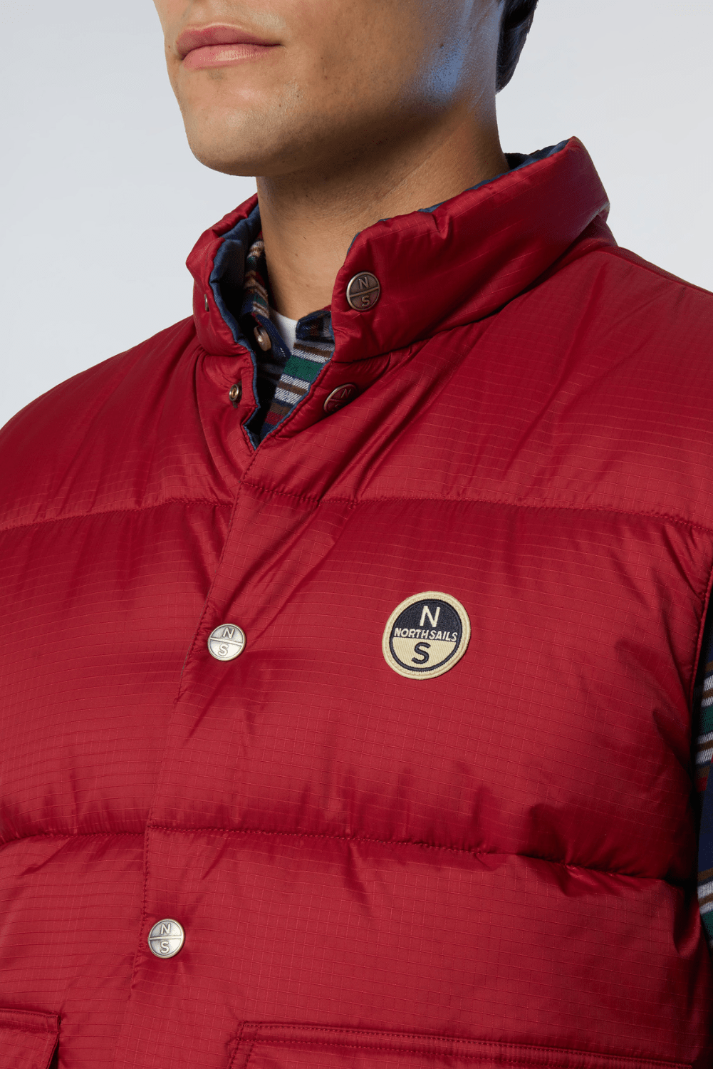 603384_0278_red_veste_doudoune_hiver25_detail1