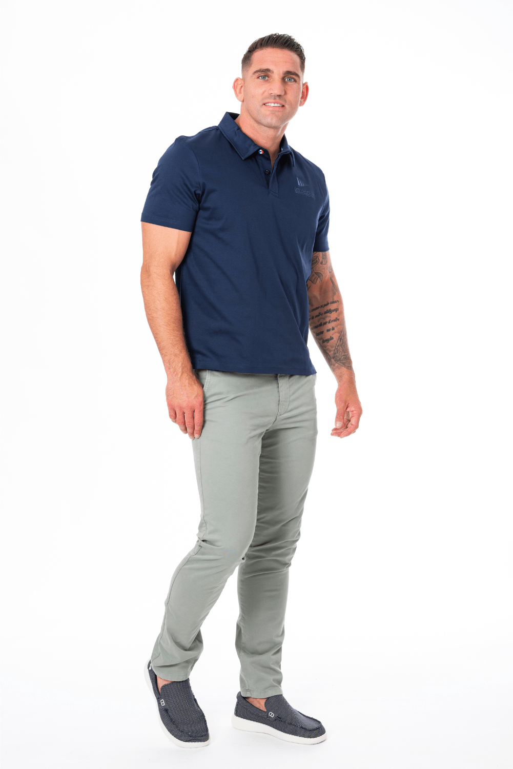 493046-lvdst26-polo-premium-0802-navy-man-face1
