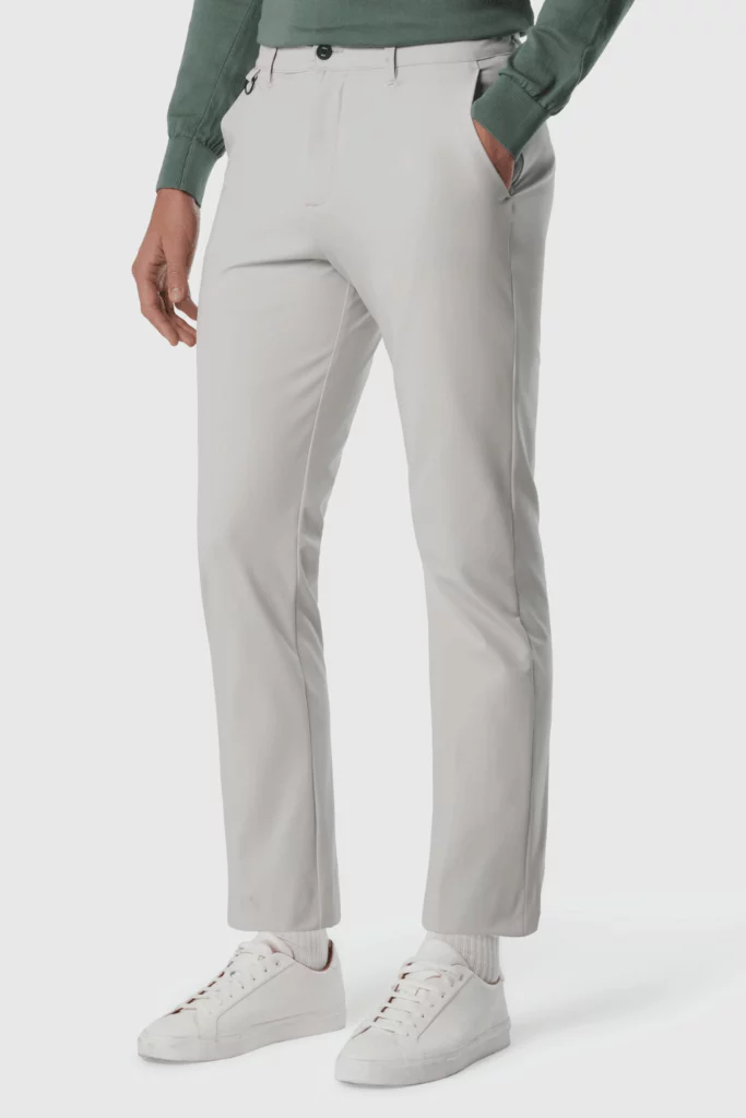 CHINO TECH, coloris Grey Violet